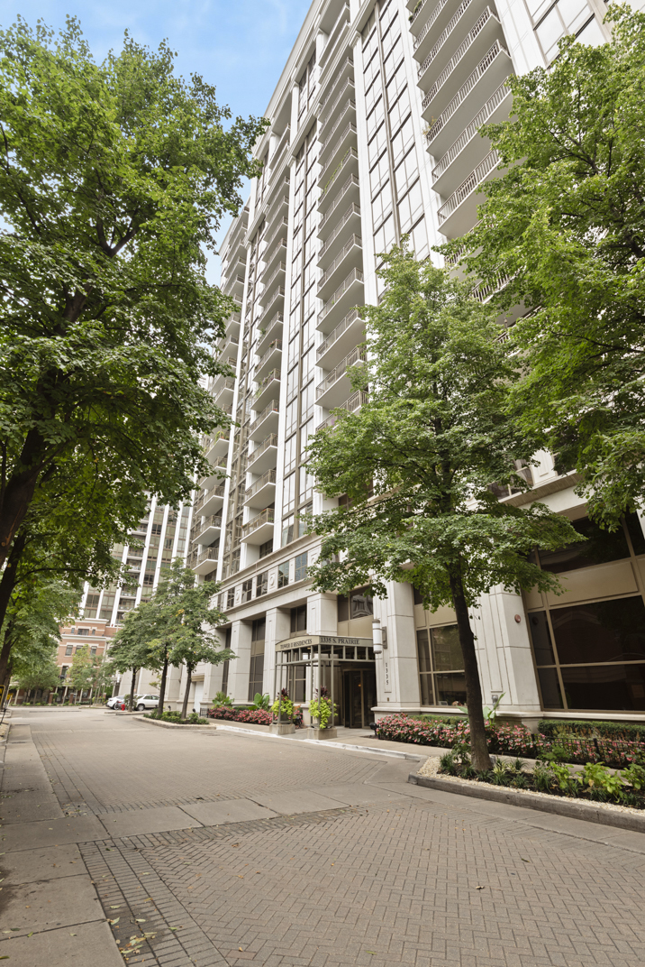 1335 S Prairie Avenue Unit: 1302