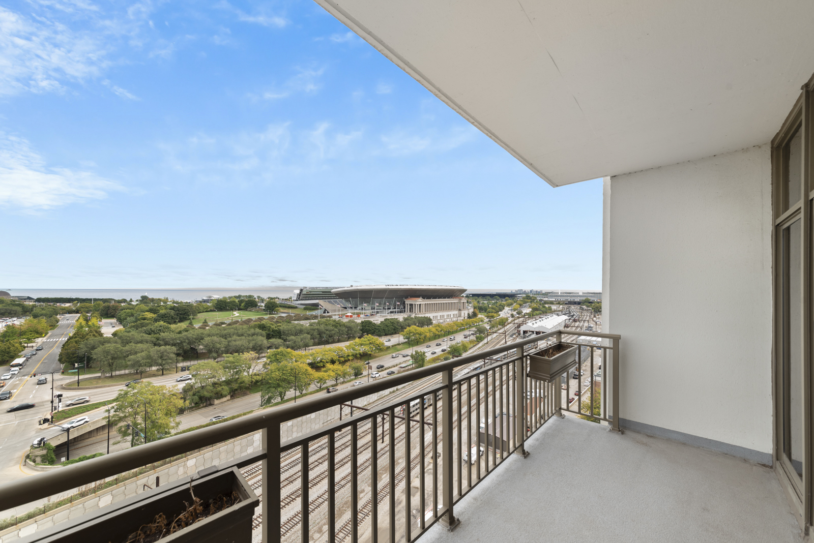 1335 S Prairie Avenue Unit: 1302