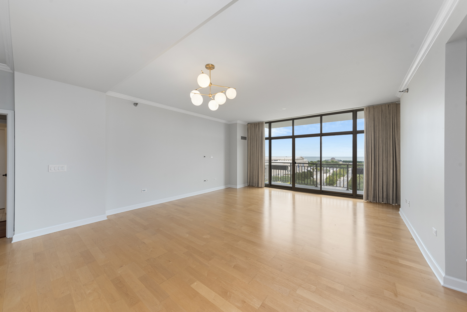 1335 S Prairie Avenue Unit: 1302