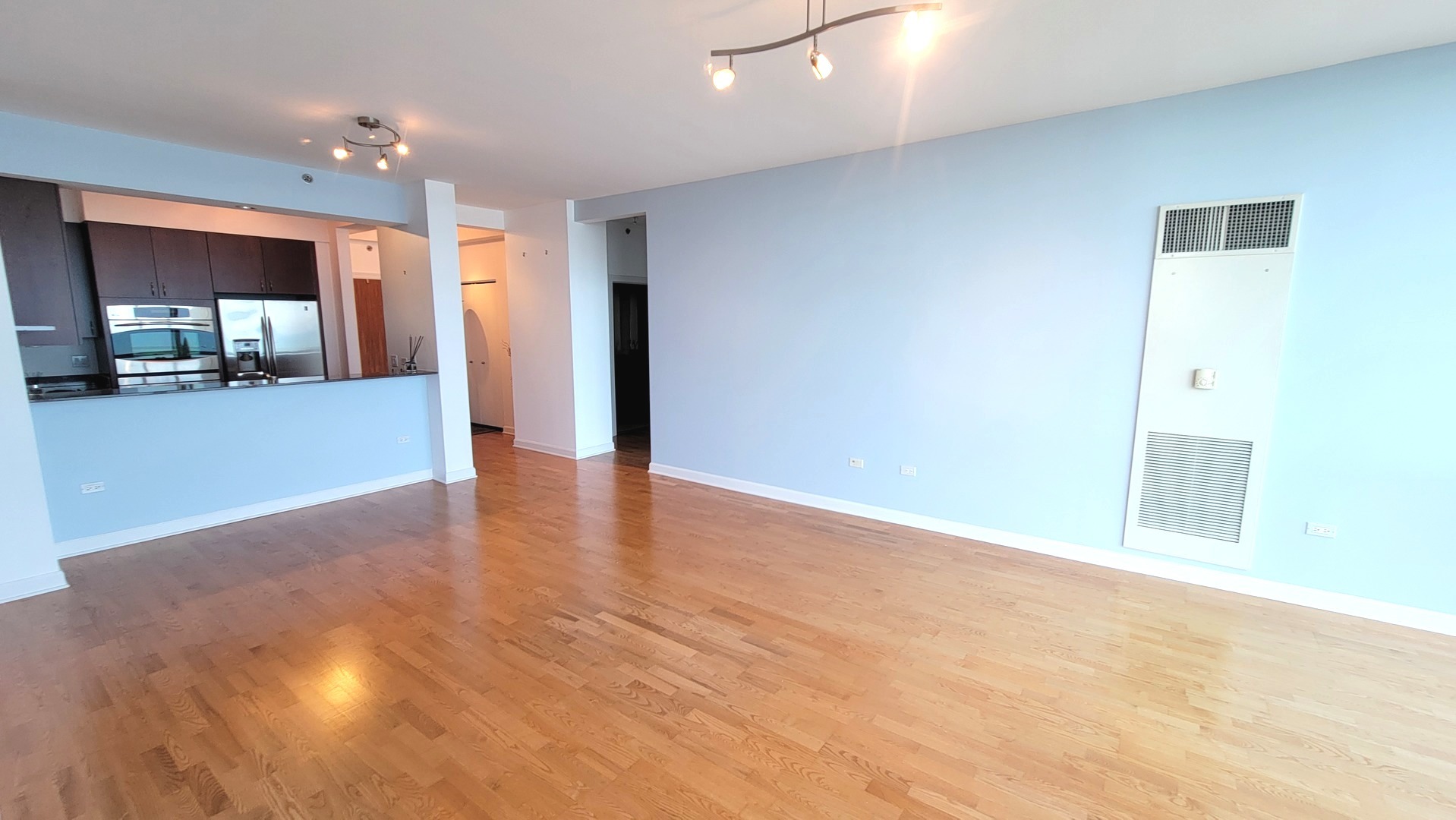 1211 S PRAIRIE Avenue Unit: 2903