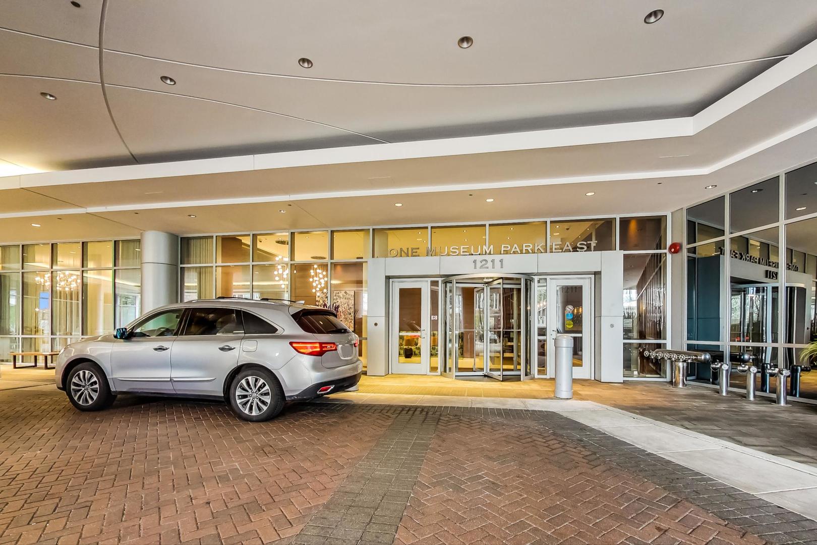 1211 S PRAIRIE Avenue Unit: 2903