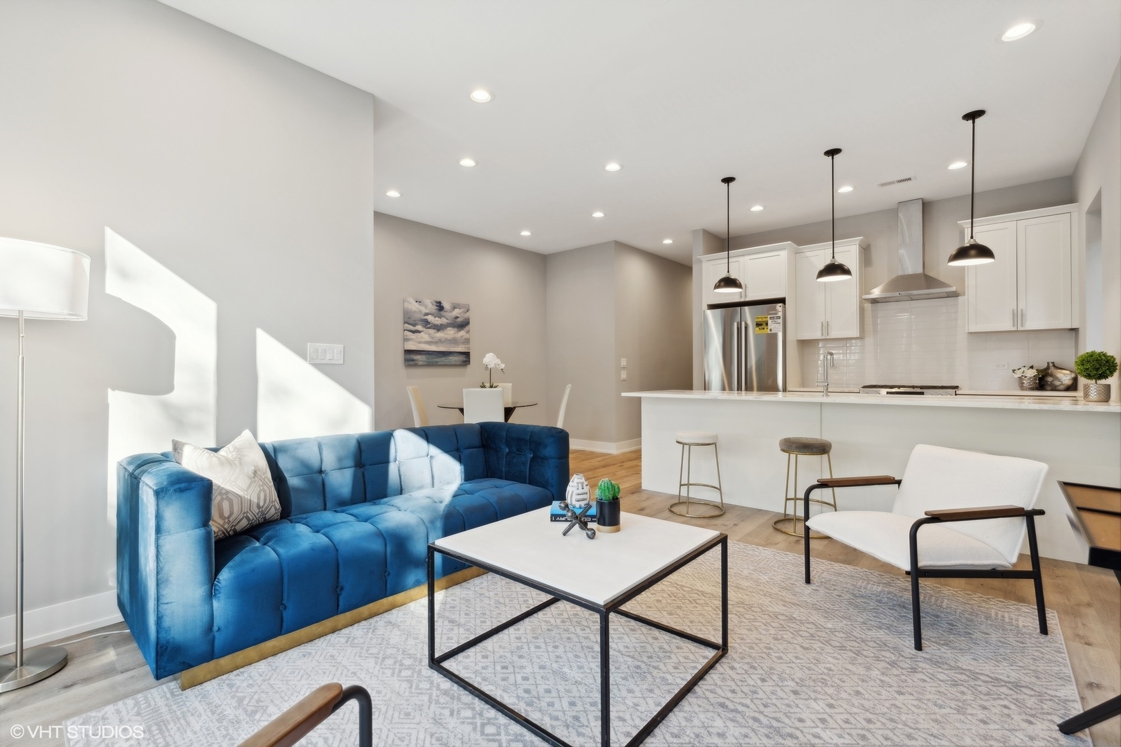 3341 N Sheffield Avenue Unit: 2S