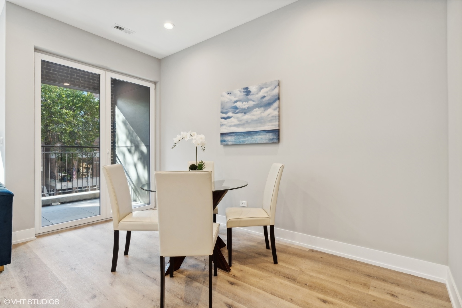 3341 N Sheffield Avenue Unit: 2S