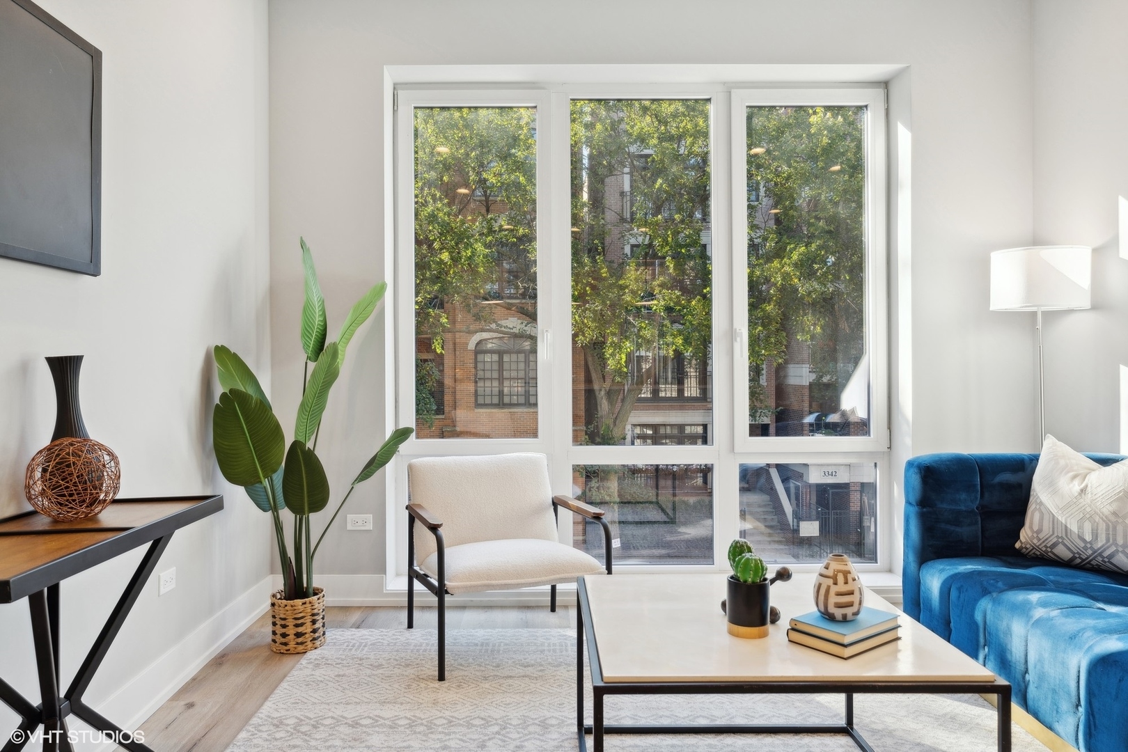 3341 N Sheffield Avenue Unit: 2S