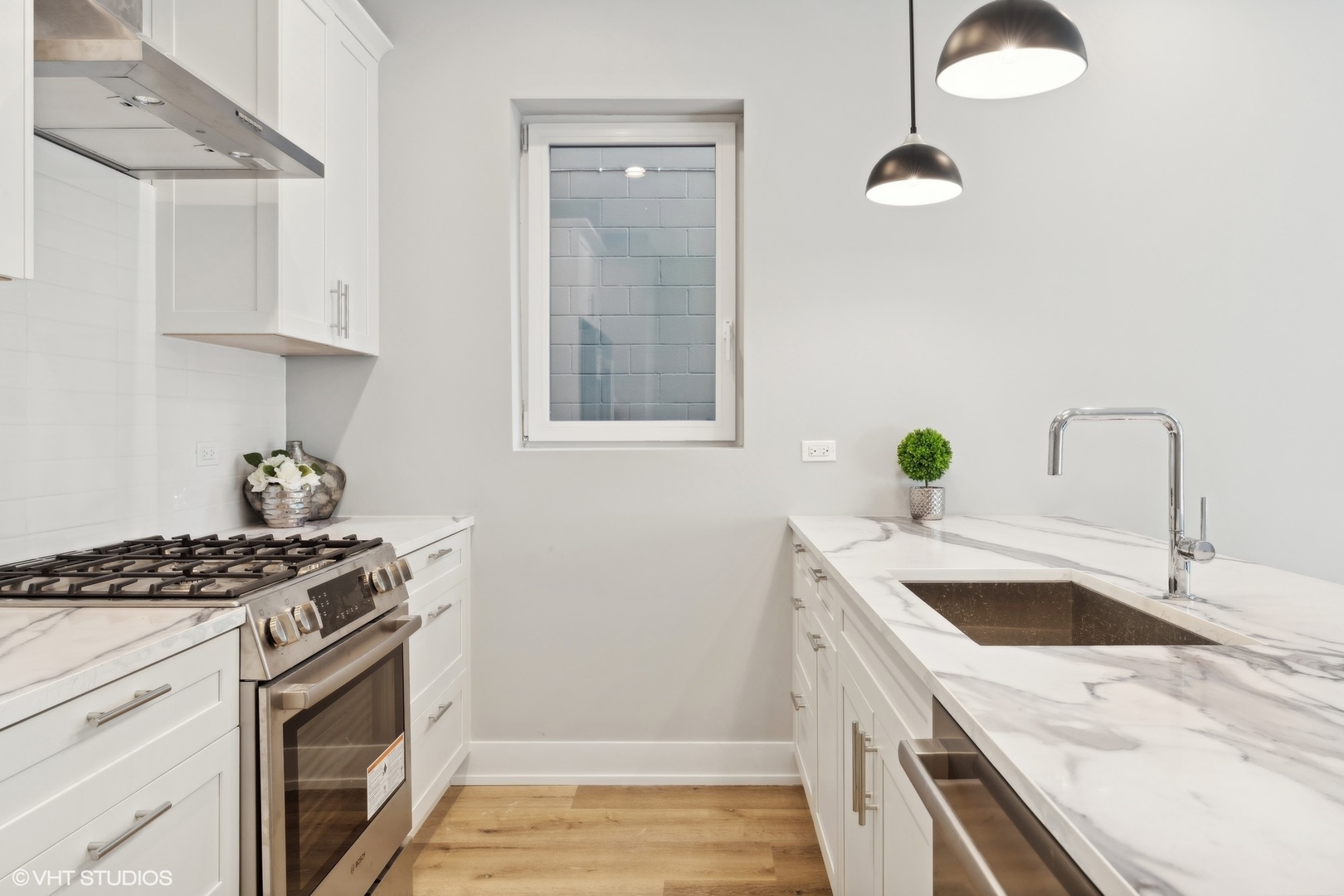 3341 N Sheffield Avenue Unit: 2S