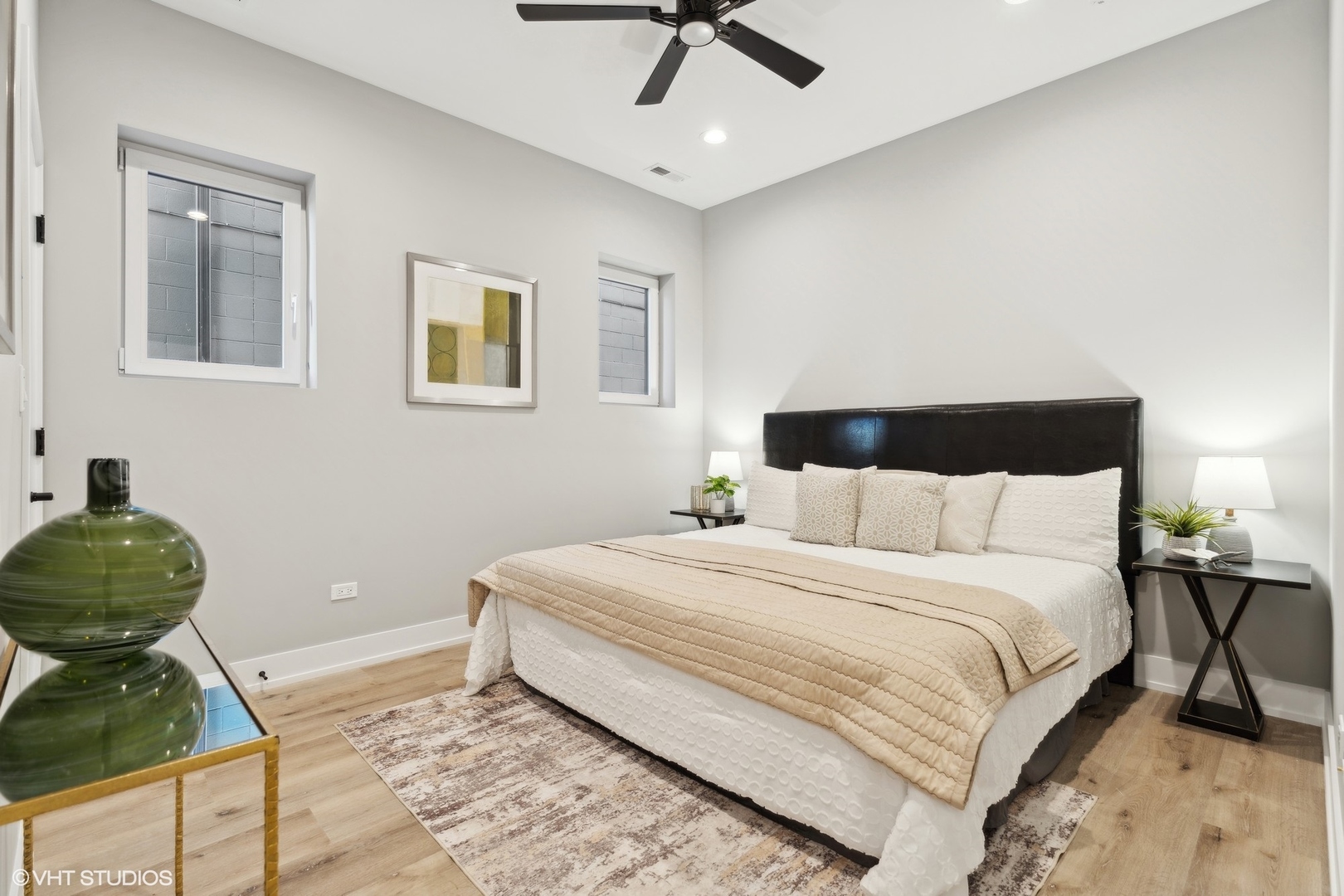 3341 N Sheffield Avenue Unit: 2S