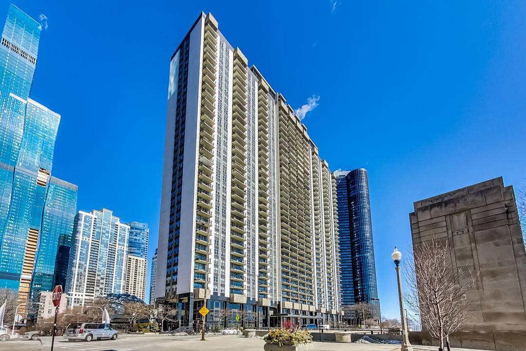 400 E Randolph Street Unit: 2028