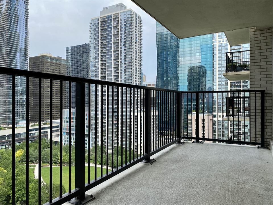 400 E Randolph Street Unit: 2028