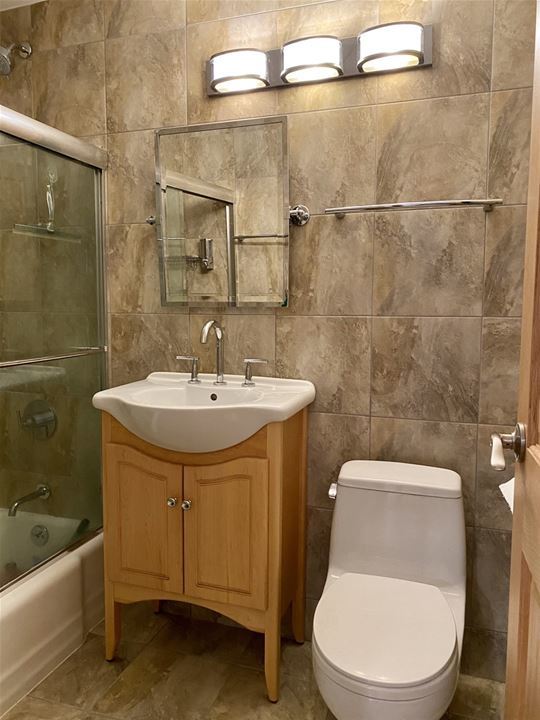 400 E Randolph Street Unit: 2028