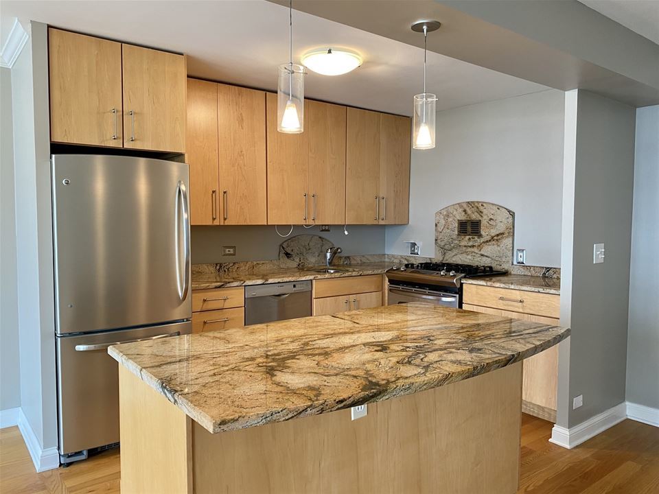 400 E Randolph Street Unit: 2028