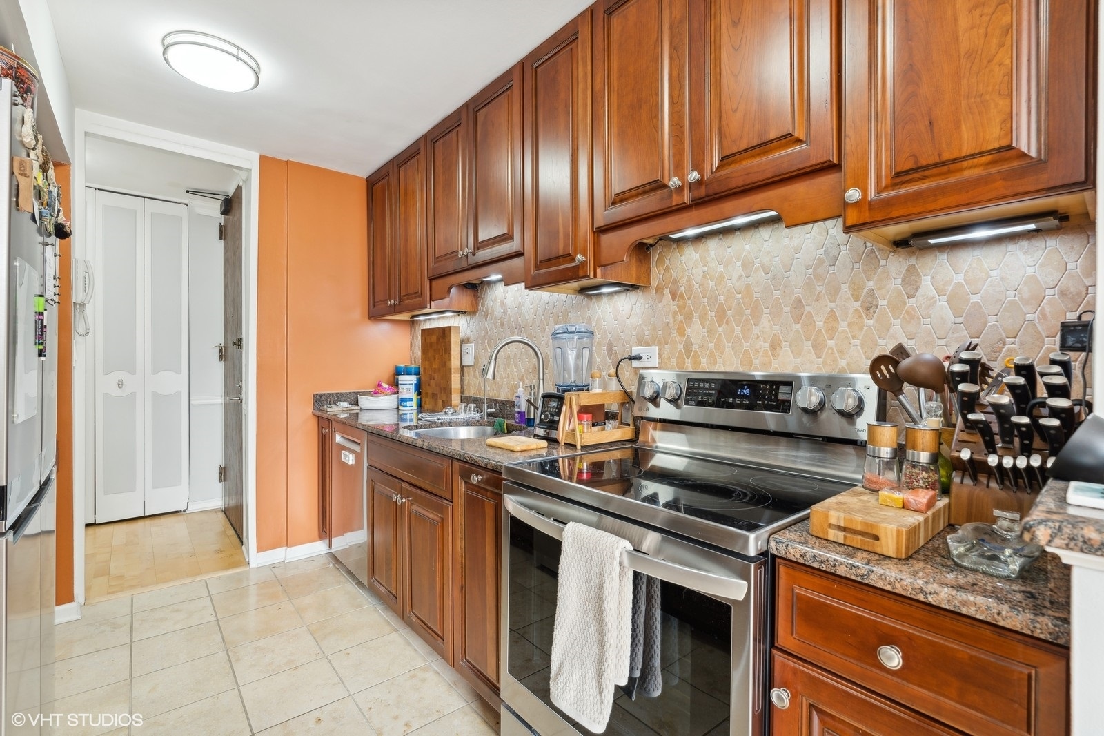 1310 N Ritchie Court Unit: 19B