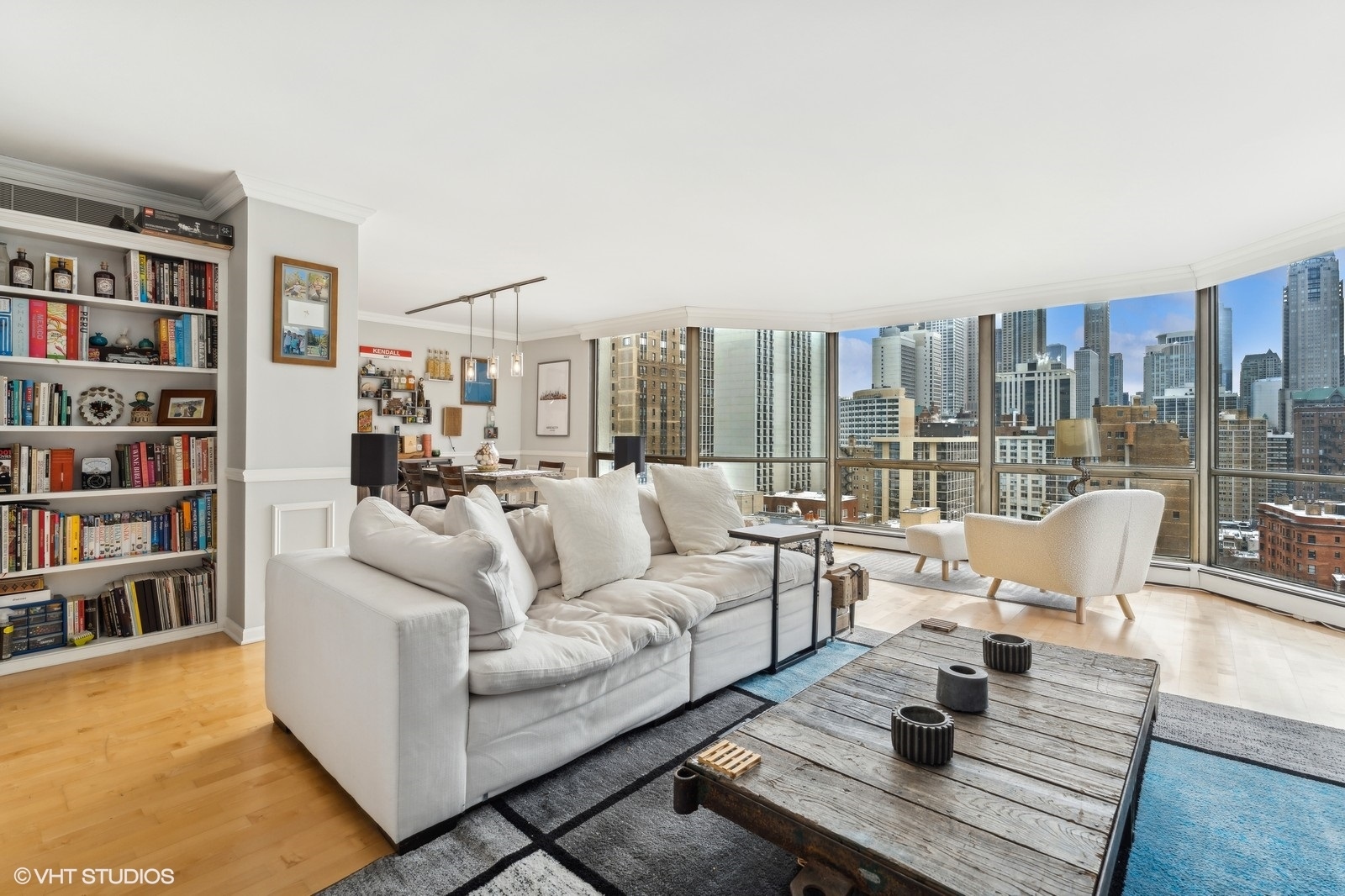 1310 N Ritchie Court Unit: 19B