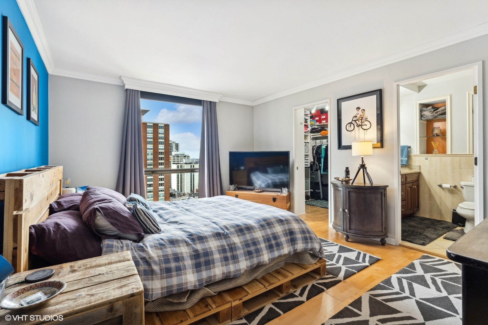 1310 N Ritchie Court Unit: 19B