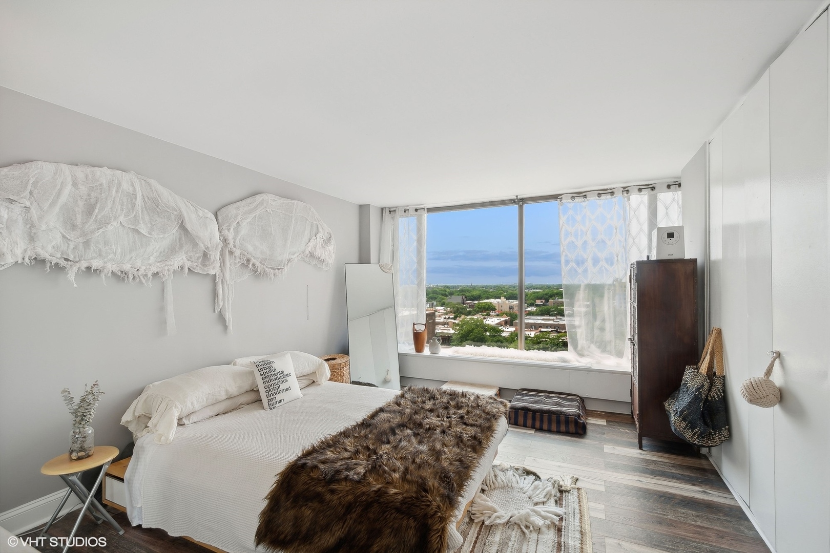 5455 N Sheridan Road Unit: 1415