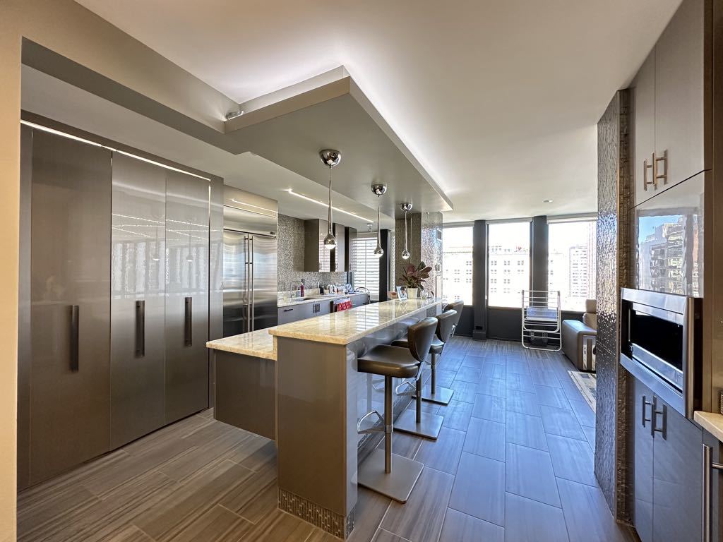 1230 N STATE Parkway Unit: 14B