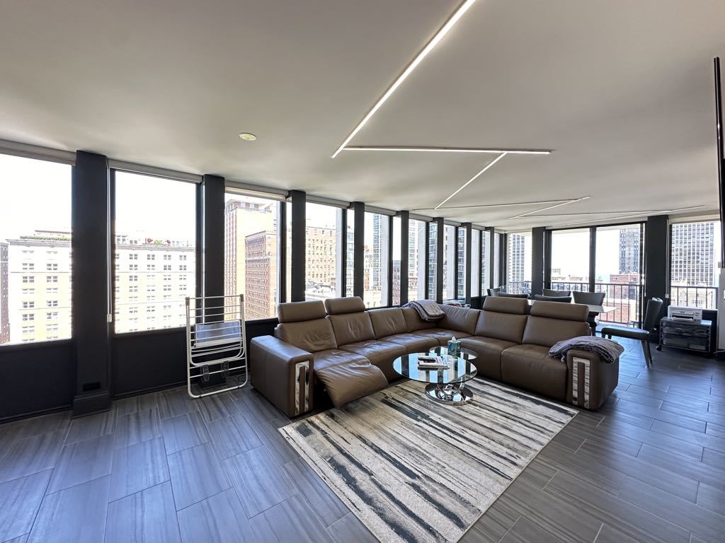 1230 N STATE Parkway Unit: 14B