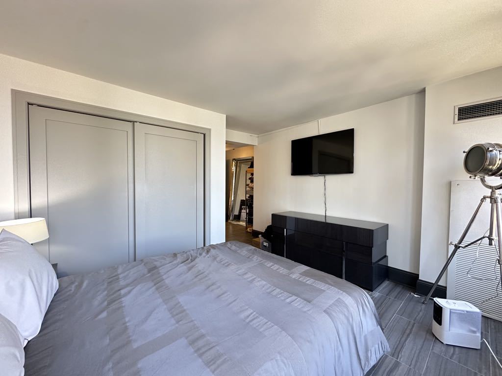 1230 N STATE Parkway Unit: 14B