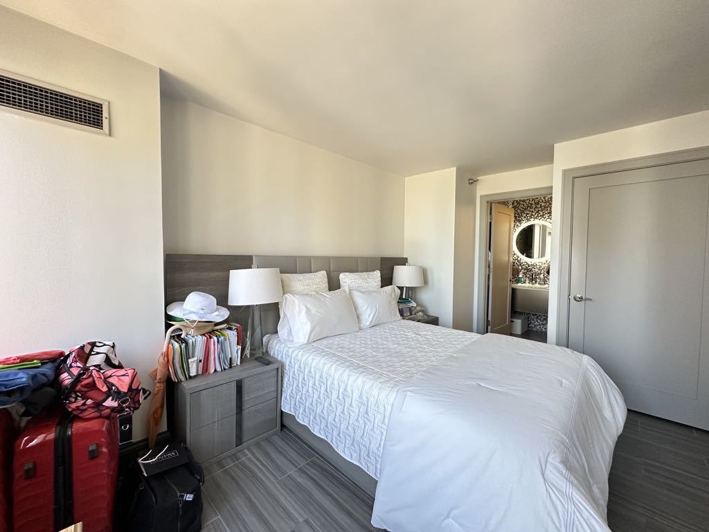 1230 N STATE Parkway Unit: 14B