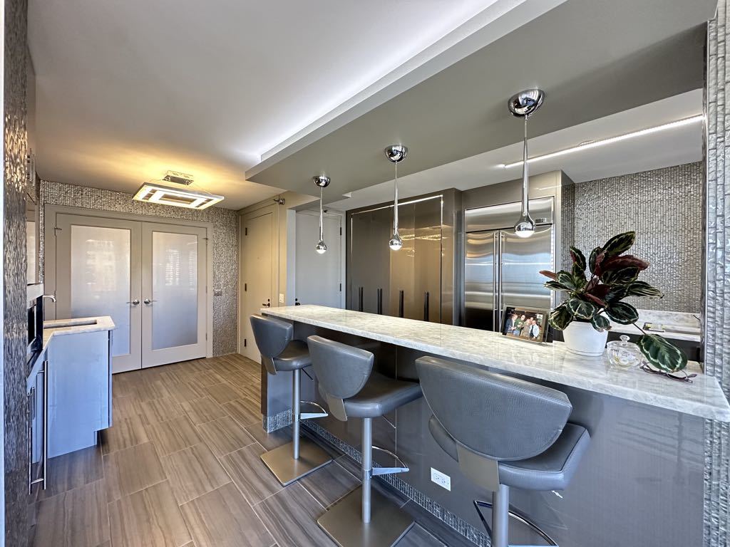 1230 N STATE Parkway Unit: 14B