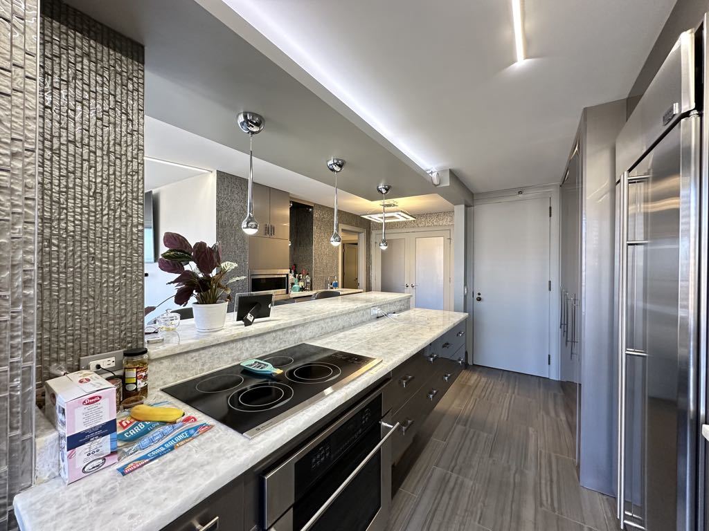 1230 N STATE Parkway Unit: 14B