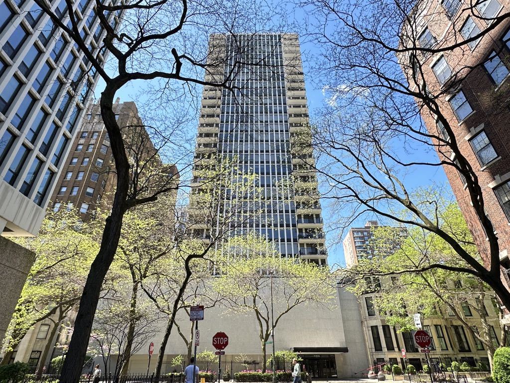1230 N STATE Parkway Unit: 14B
