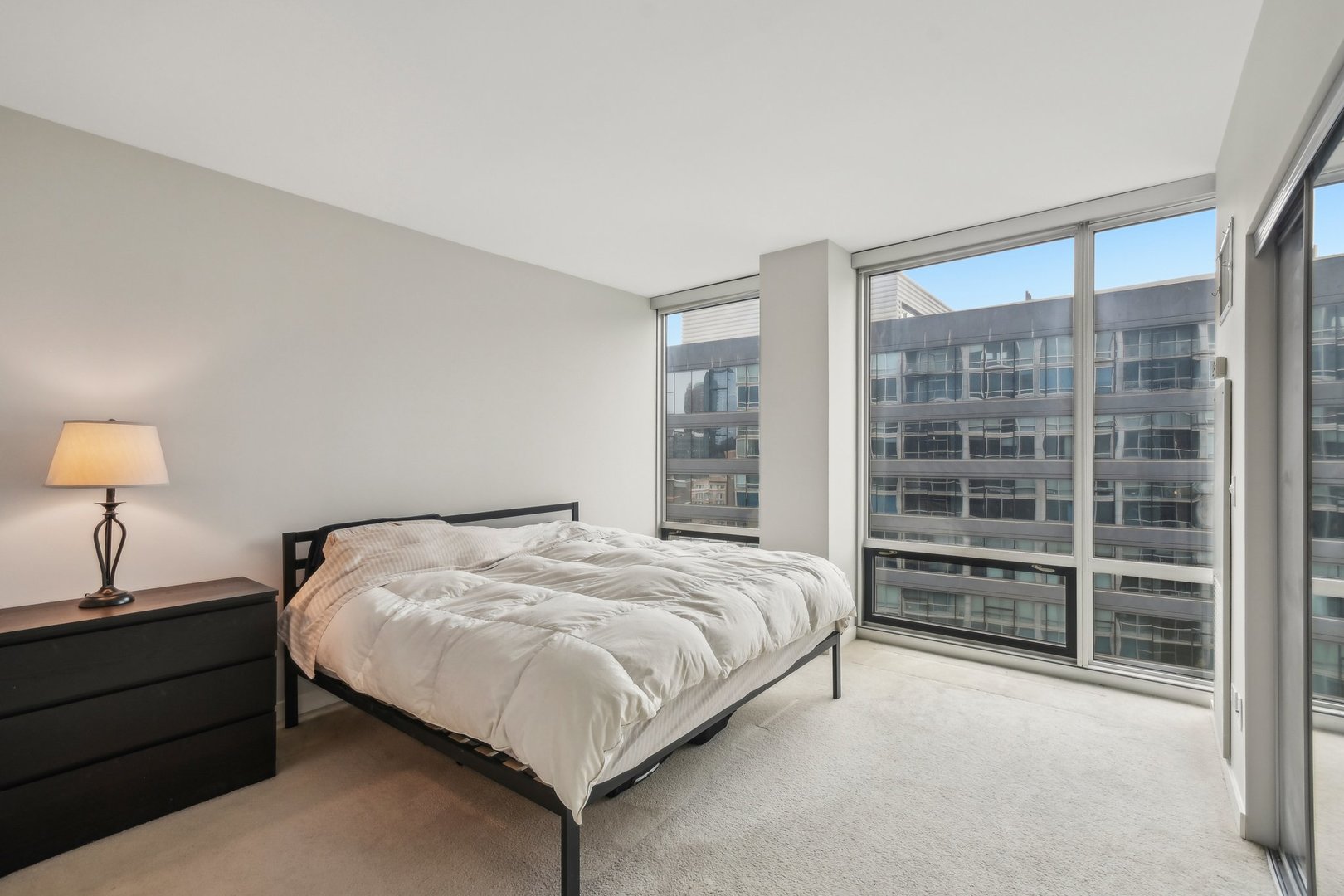 611 S Wells Street Unit: 1305