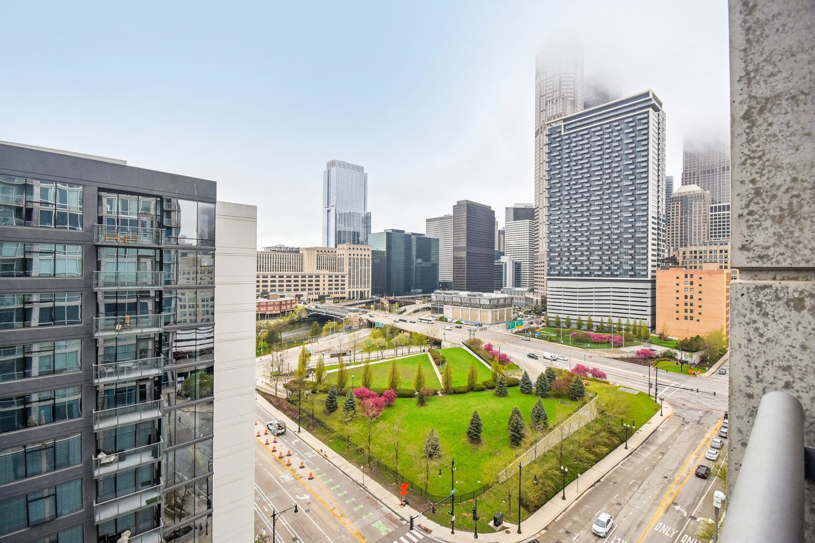 611 S Wells Street Unit: 1305