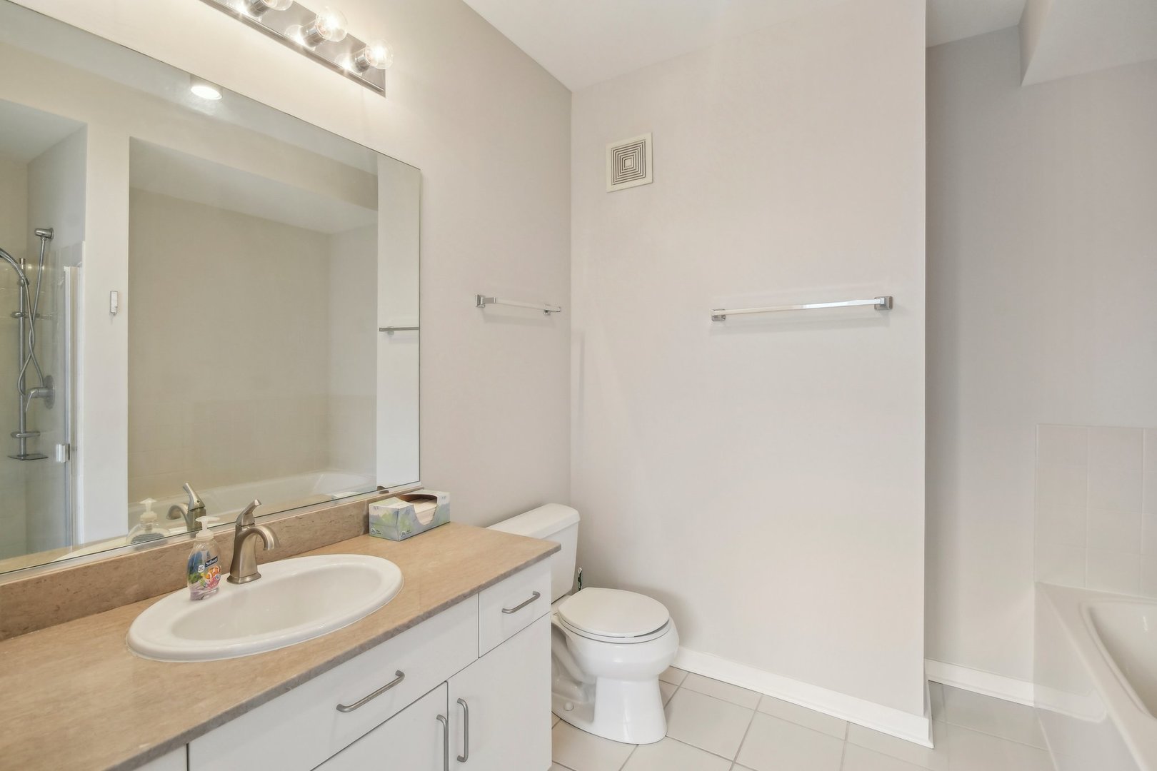 611 S Wells Street Unit: 1305