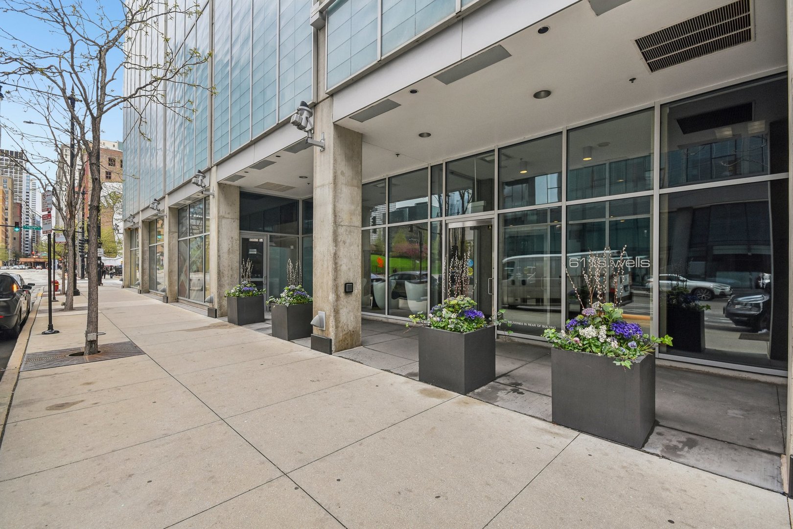 611 S Wells Street Unit: 1305