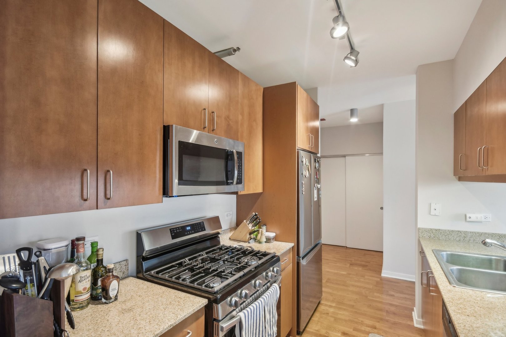 611 S Wells Street Unit: 1305