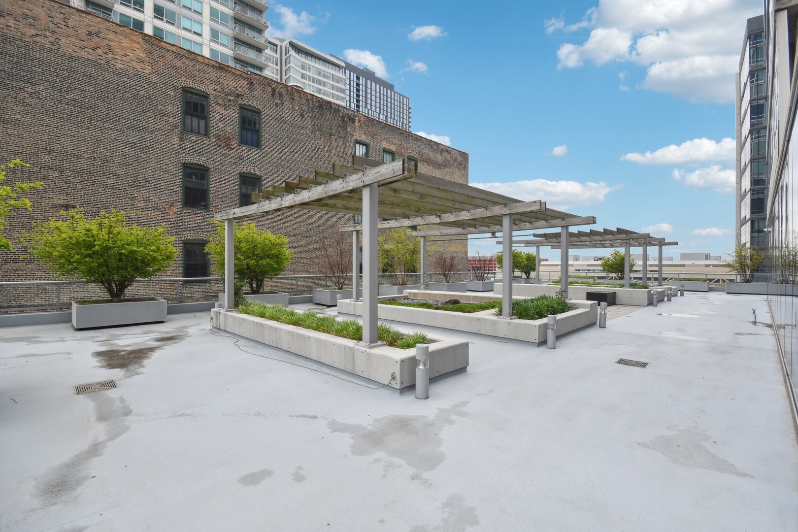 611 S Wells Street Unit: 1305