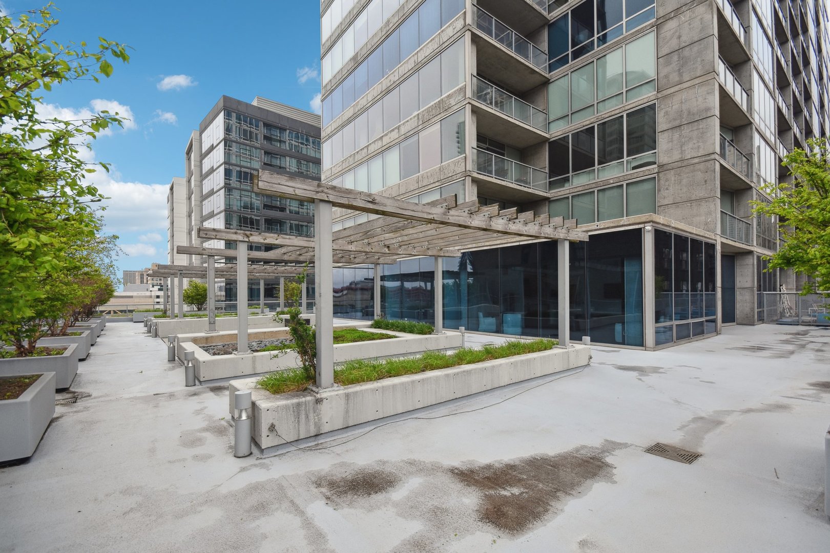 611 S Wells Street Unit: 1305