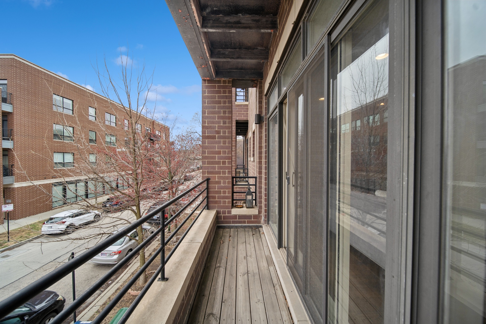 3056 N Oakley Avenue Unit: 2N