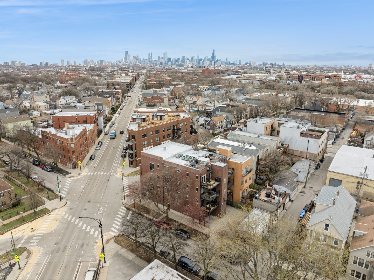 3056 N Oakley Avenue Unit: 2N