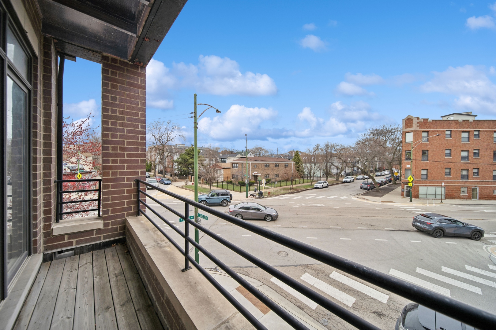 3056 N Oakley Avenue Unit: 2N