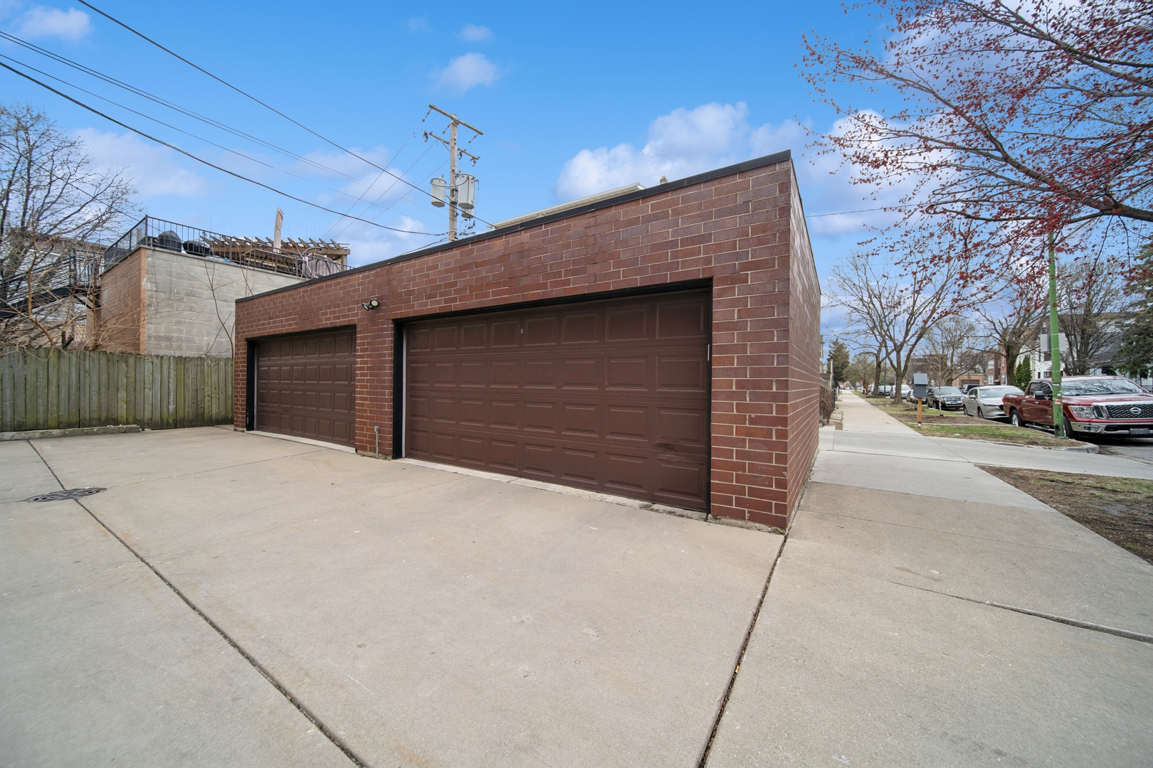 3056 N Oakley Avenue Unit: 2N