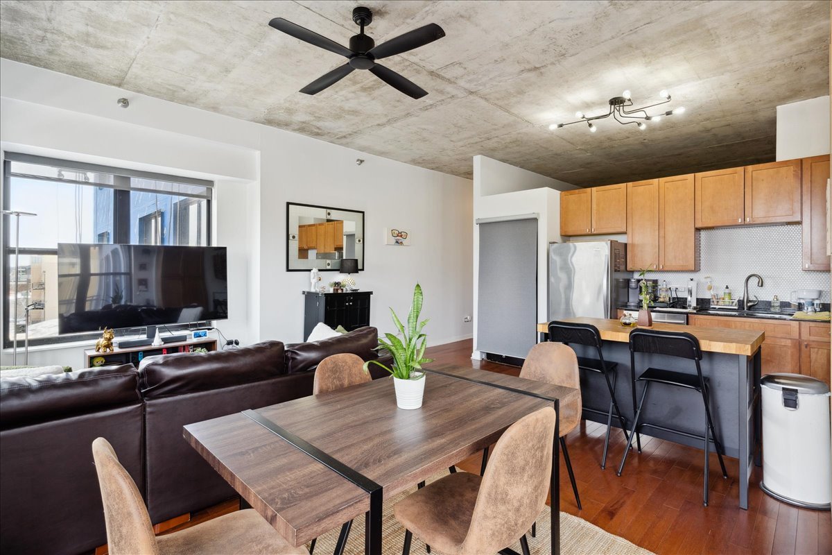 1122 W Catalpa Avenue Unit: 502