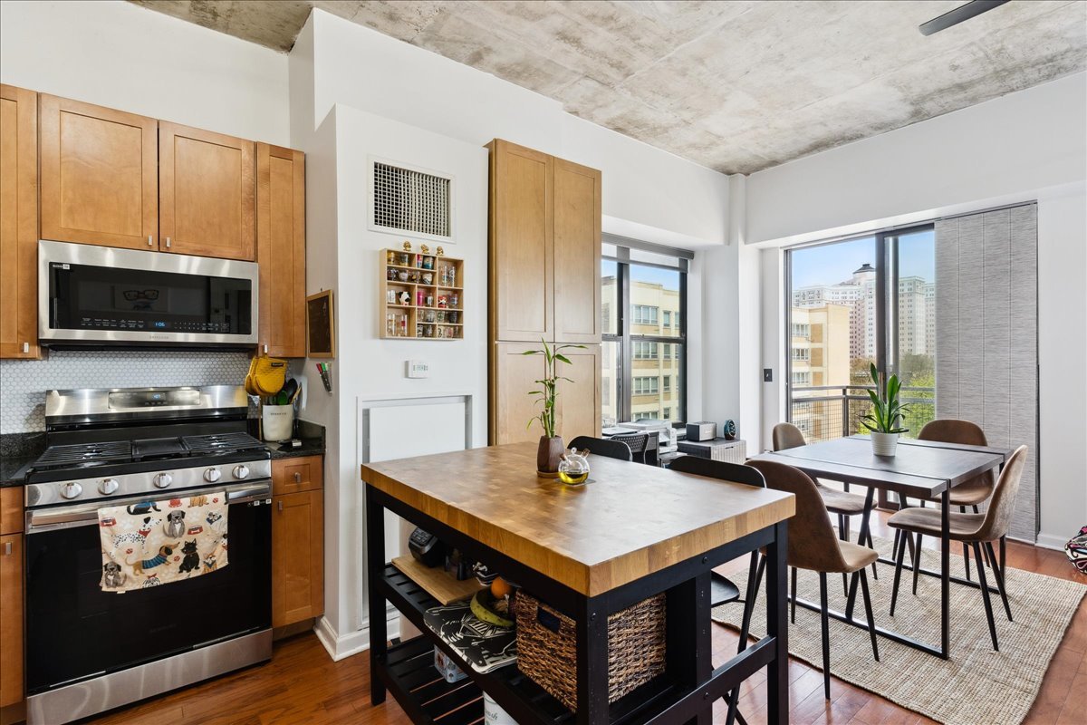 1122 W Catalpa Avenue Unit: 502