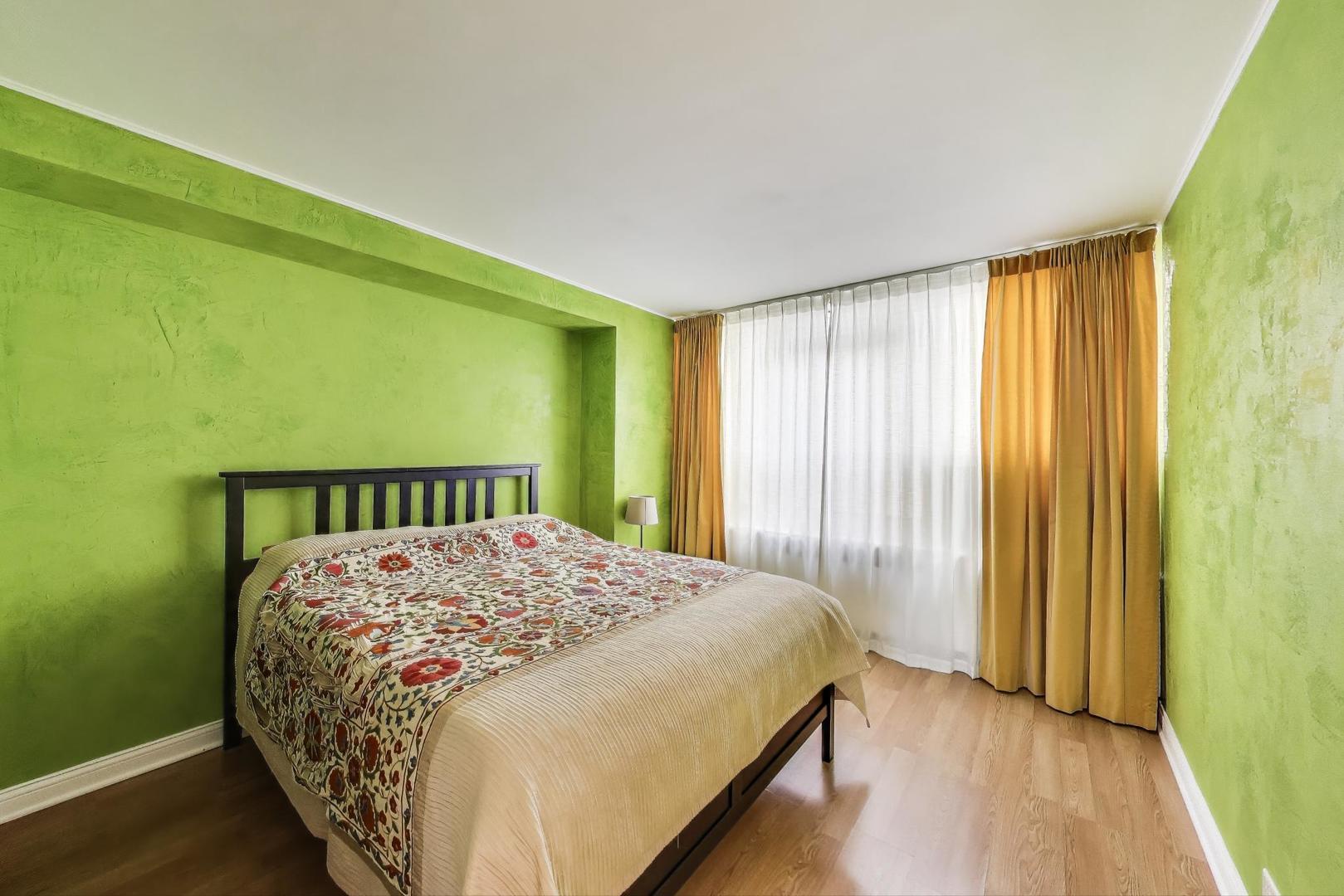 3950 N LAKE SHORE Drive Unit: 1411