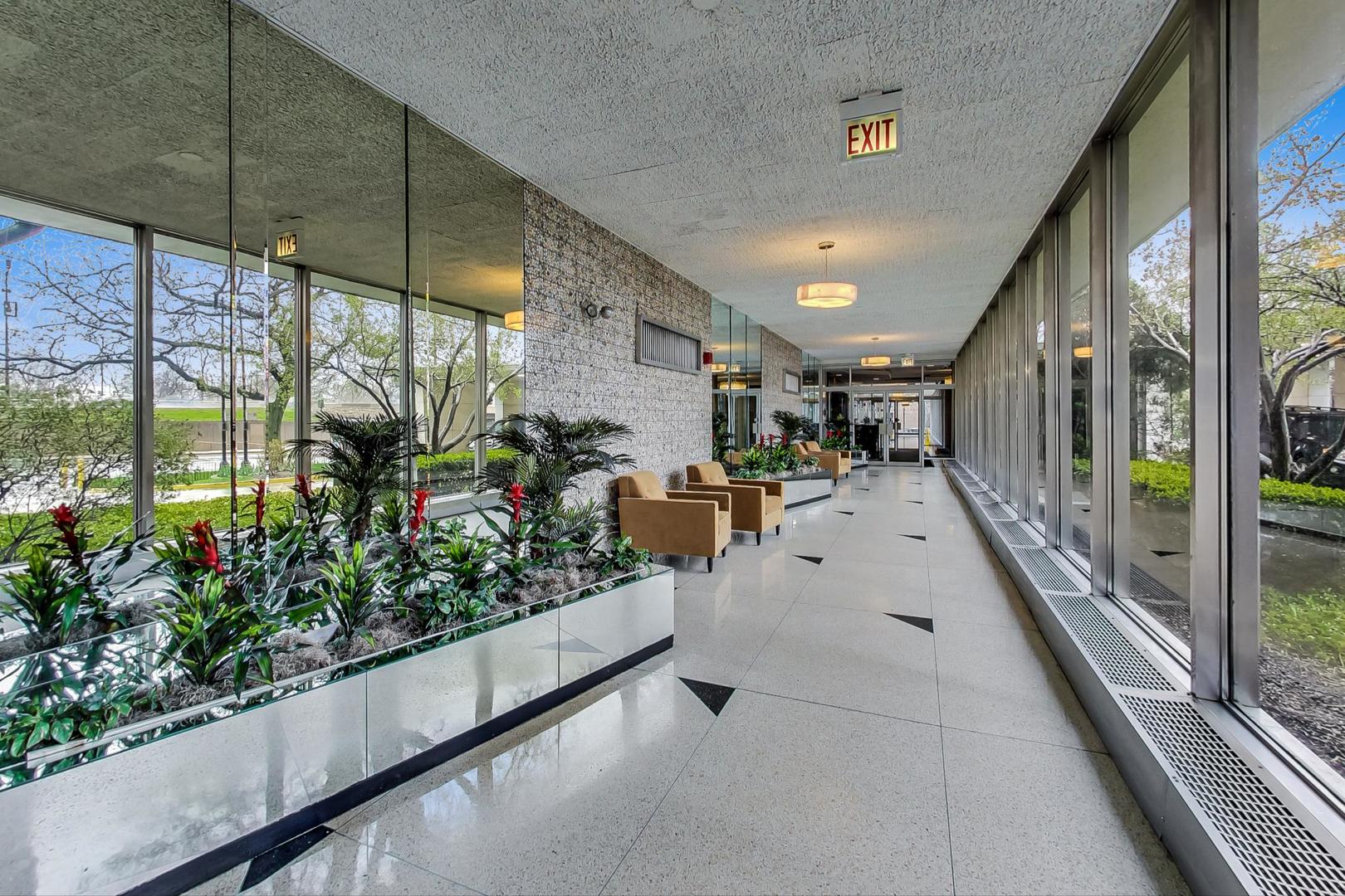 3950 N LAKE SHORE Drive Unit: 1411