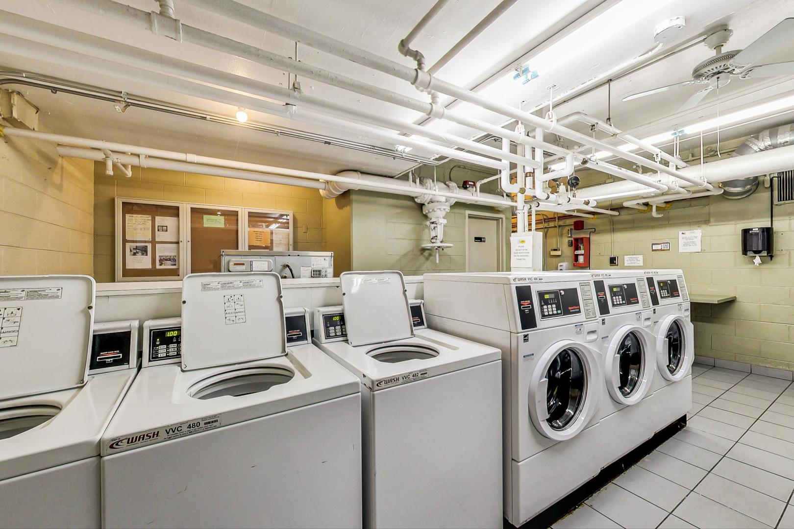 3950 N LAKE SHORE Drive Unit: 1411