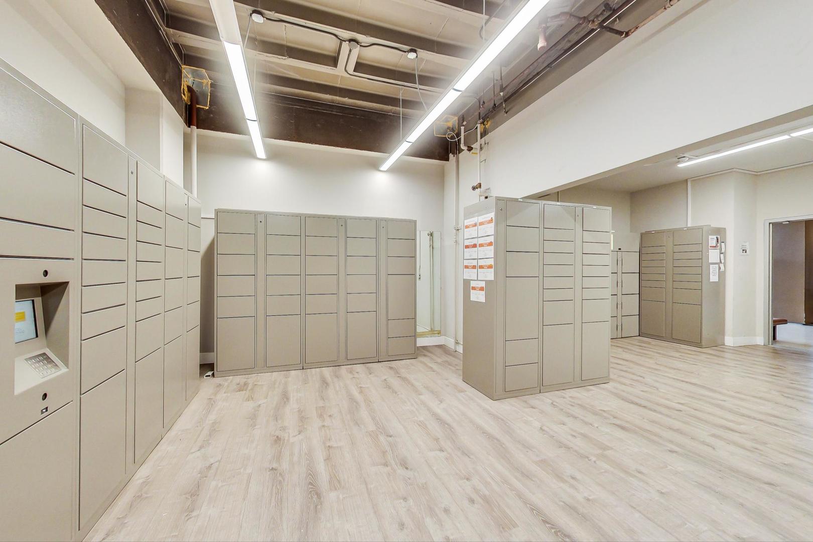 3950 N LAKE SHORE Drive Unit: 1411