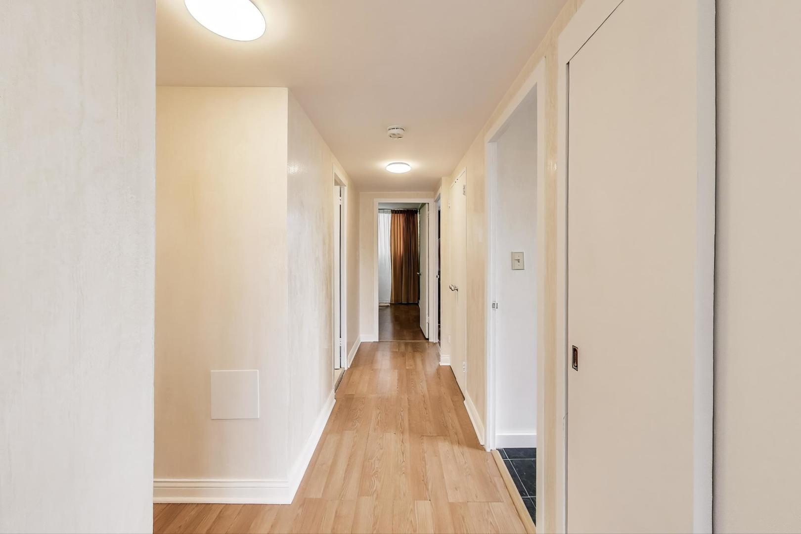 3950 N LAKE SHORE Drive Unit: 1411