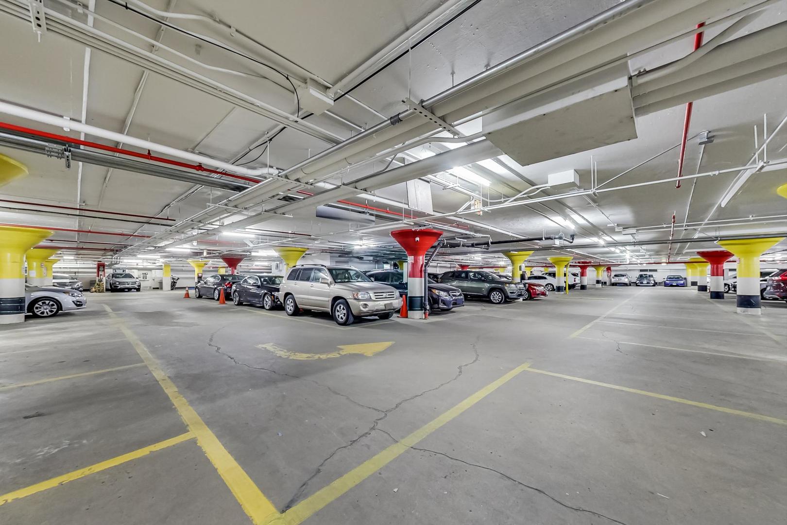 3950 N LAKE SHORE Drive Unit: 1411