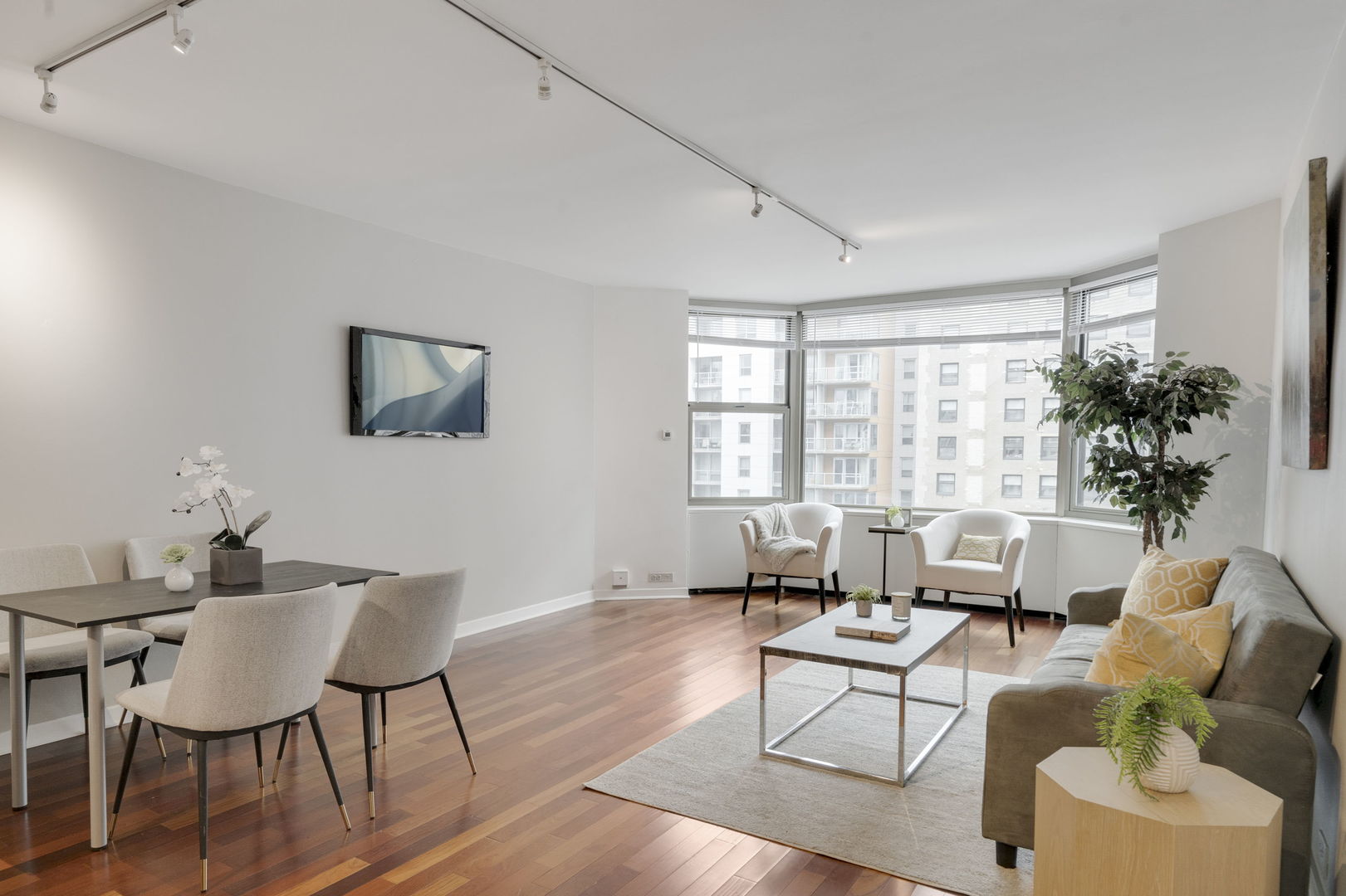 535 N Michigan Avenue Unit: 2205