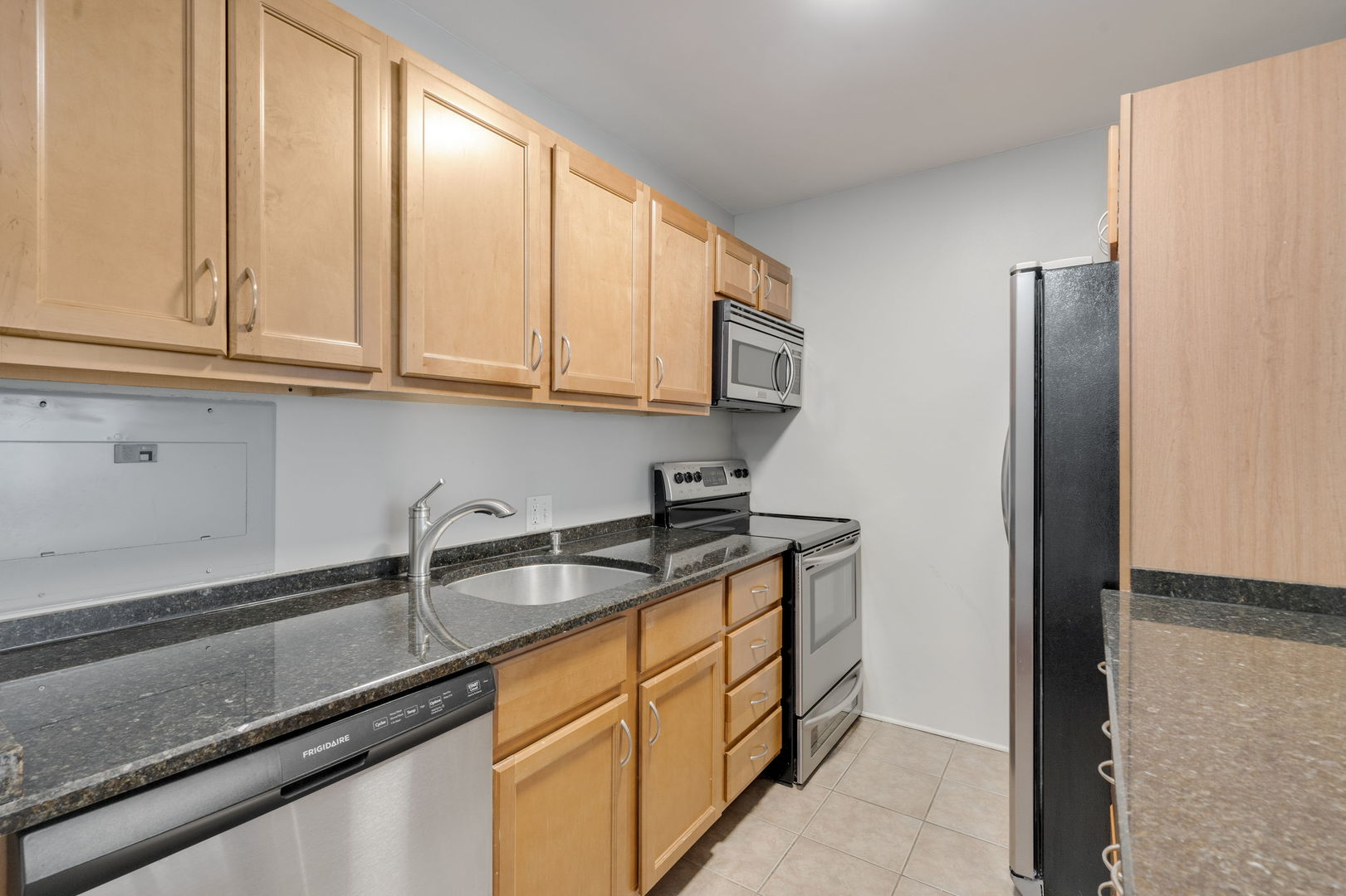 535 N Michigan Avenue Unit: 2205