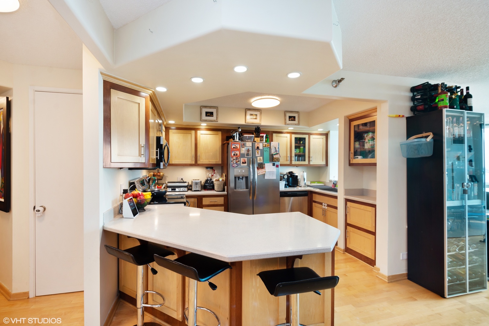 195 N HARBOR Drive Unit: 703