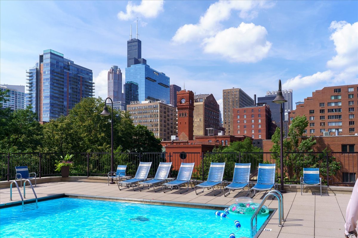 899 S PLYMOUTH Court Unit: 2107