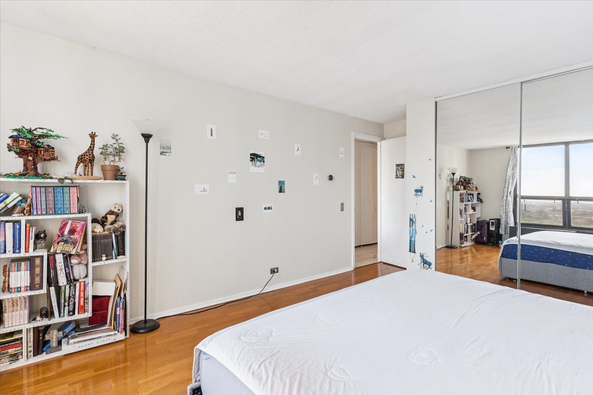 899 S PLYMOUTH Court Unit: 2107