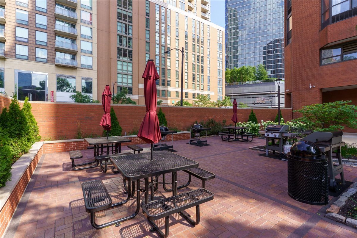 899 S PLYMOUTH Court Unit: 2107